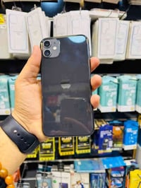 iPhone 11 ذاكره 64  بطاريه 74 عربي شرق اوسط لون اسود التليفون مكفول ما...