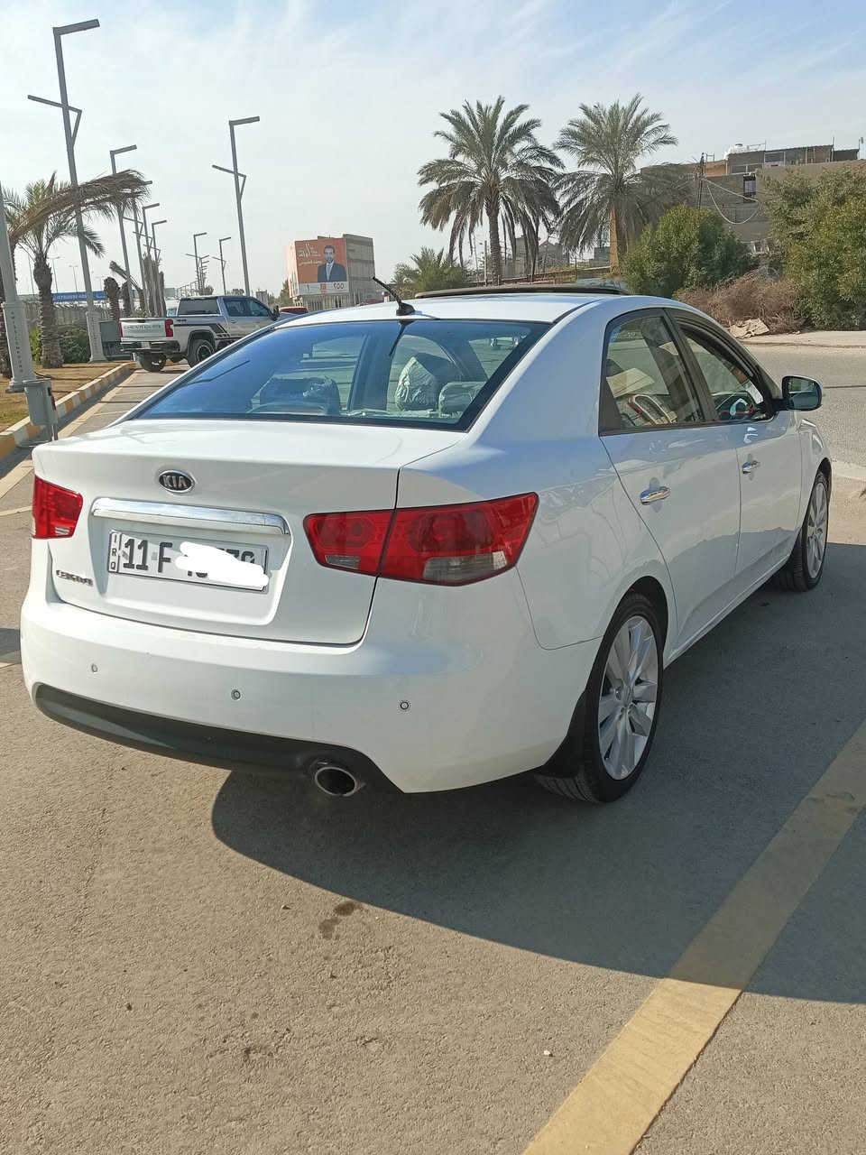 السلام عليكم كيا سيراتو موديل 2012 خليجي رقم بغداد الجديد بأسمي فول مواصفات عدة البصمه تحكم جهتين+ اشاير بالمري +حساسات خلفيه +شفتاة ستيرن+ كير 6 نمر
السيارة كفاله عامه لا صبغ و لا تبديل فقط بارد موضح بالسونار  السعر( 115 )وبيه مجال
اتصال *********** بي واتساب 
مكاني بغداد الغزالية/ او ابو غريب
