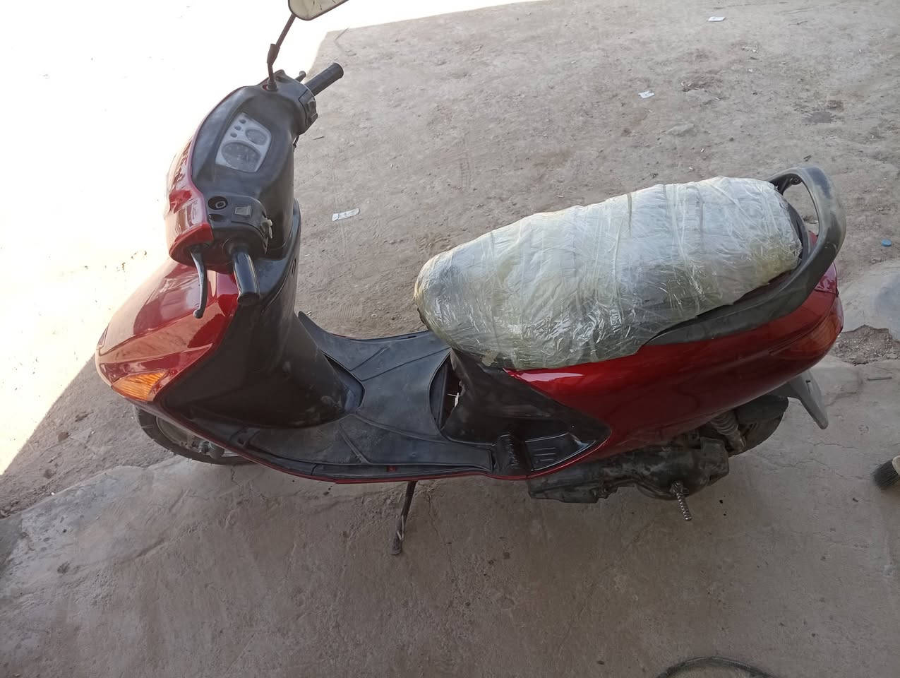 سلام عليكم فراشه للبيع دراجه مرتبه شغاله وحلوه وكفر جديد نقص كابريته كابريته تعبانه نقص كابريتر تخربط بس تشتغل وتمشي السعر 270 وبيه مجال مكانه بابل القاسم     رقمي ***********
