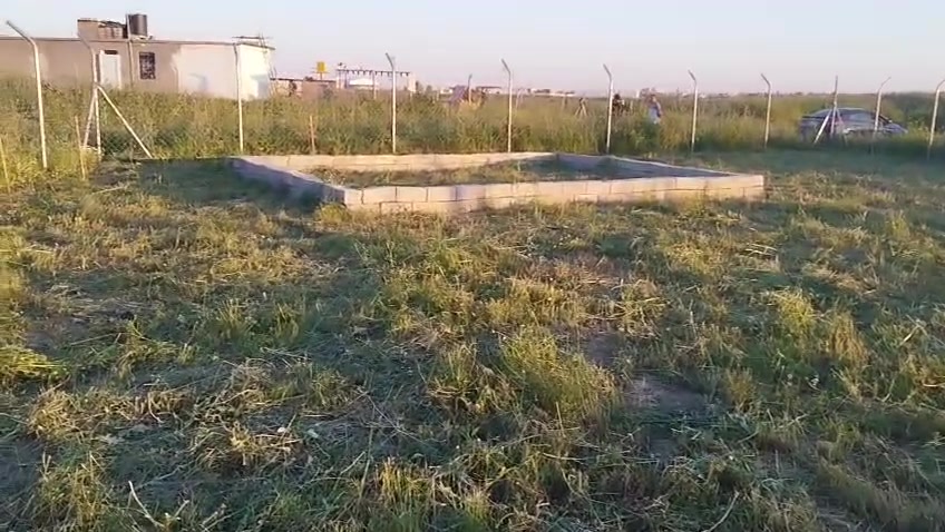 السلام عليكم 
أرض للبيع 🔥
قرب خان ابو شيرين 
الأرض مقطعه وسياج كامل🔥
كل قطعة 400/✅
20عمقxواجه20🔥
عليها شارعين من كدامها 6امتار 🔥
ومن الخلف 6 أمتار 🔥
أتصل وتدلل
***********
