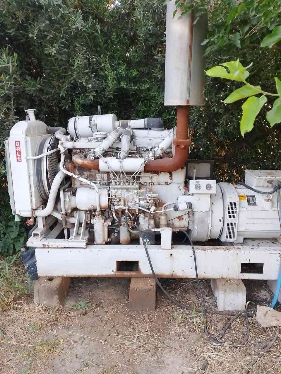 � للبيع مولدة DAF أوروبية

* النوع: DKA1160 G
* القدرة: 125 KVA
* محرك DAF 6 سلندر خطي  
* المحرك شرط وغير مفتوح
* بدون بخار
* صرفية وقود قليلة
* شغالة وجاهزة للعمل
* الموقع: كركوك

💰 السعر: 40 ورقة و بي مجال
 ***********
