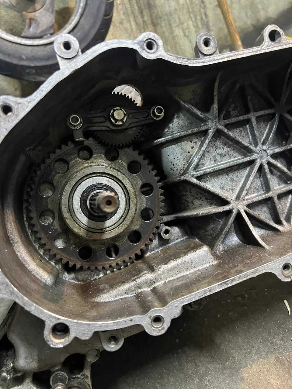 شلونهم الولد
مكينه سكنس هاون مطابق 63 بيها روله قويه 

بيها قبابه اصلي وبوشه اصلي و قطرة دهن  و راسطه دشلي

سعرها 325:

مكاني الأمين الثانيه *********** او ***********
