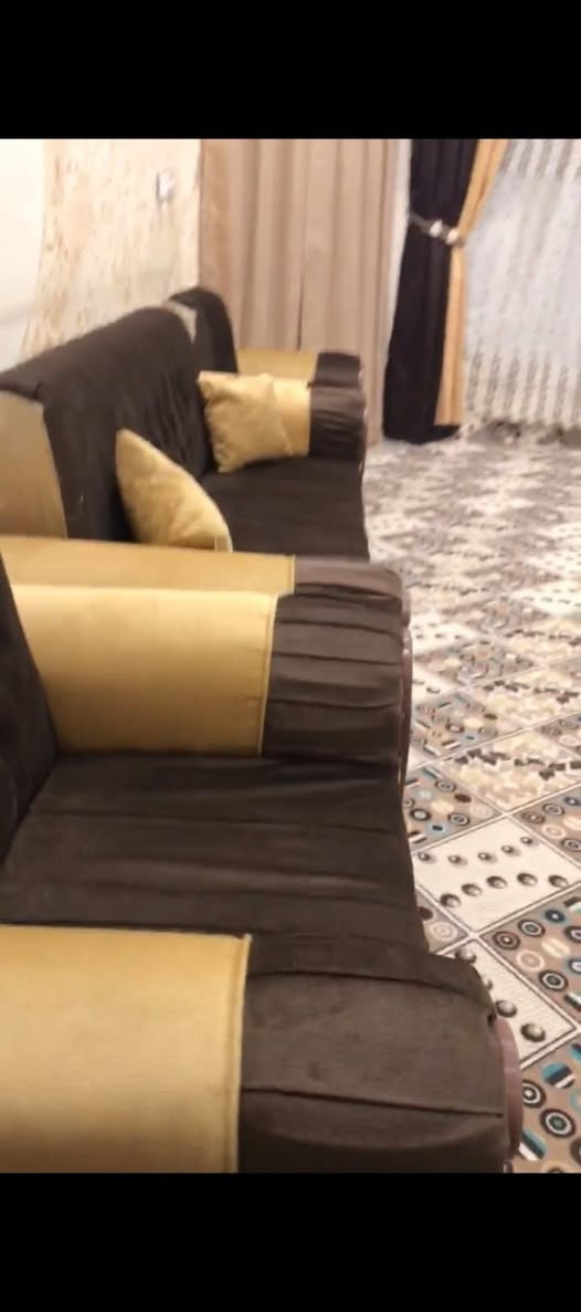 تخم عشره مقعد 
العنوان كوت السياسين 
السعر ب200
إشارة إلى الأصدقاء 󱢏


**إذا كنت صاحب هذا الإعلان وتريد حذفه لأي سبب، رجاءا أرسل رسالة إلى الدعم الفني**