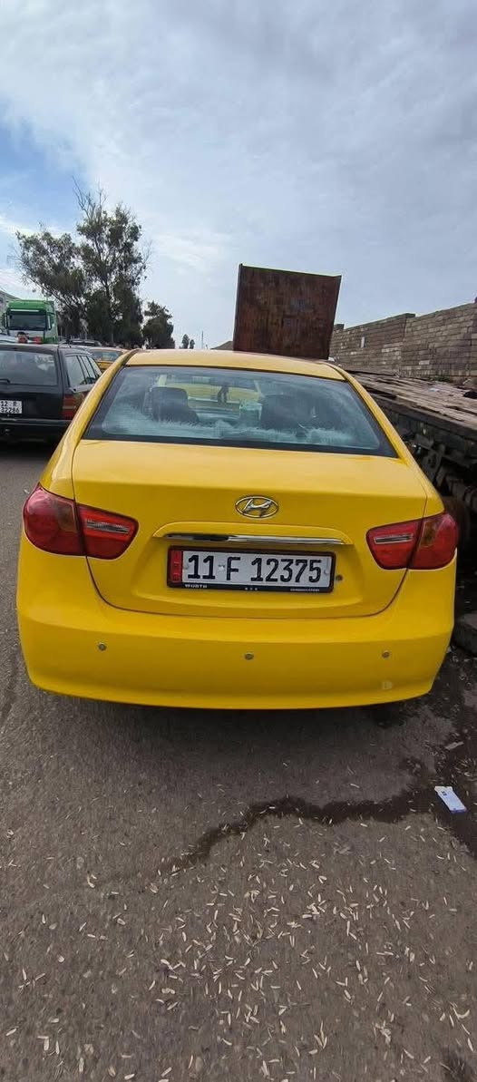 (اعادة نشر بسبب الوعود الكاذبة)
للبيع افانتي ٢٠١٠ رقم بغداد مشروع وطني باسمي تحويلها موصل شرط التحويل 
(مواصفات السيارة)
محرك ١٦ المرغوب 
تحكمات ستيرن 
فول توماتيك 
تدفئة كشنات
دشبول دكم
(السعر ١٠٠ ، يرهم قسط بمقدمة زينة
(ضررها الجاملغ الخلفي اليسار مبدل )
رقم الهاتف للاستفسار :  ***********
