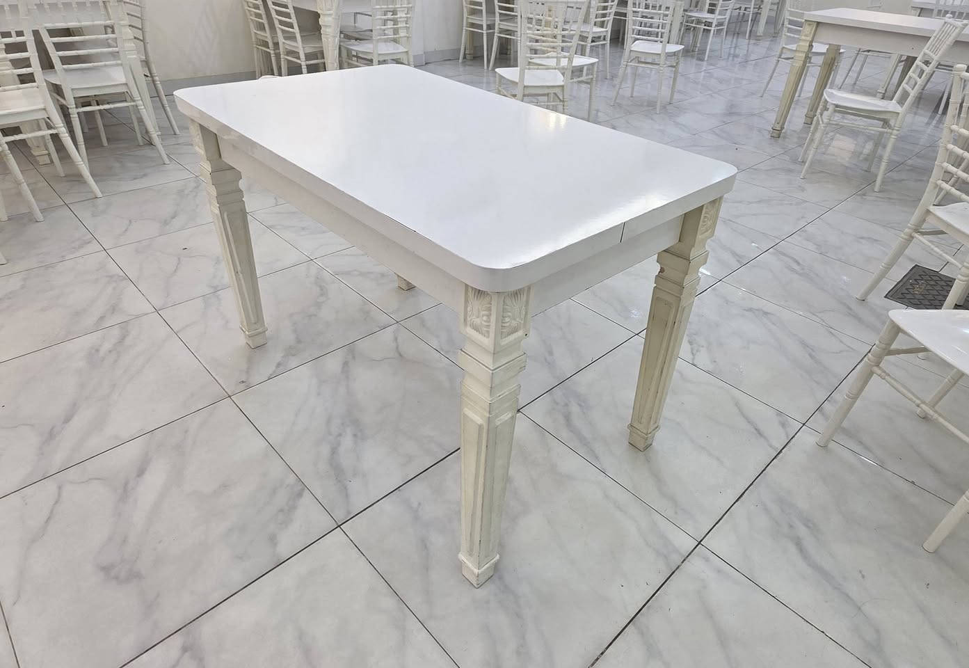 للبيع ميز خشب MDF
قياس ١٢٠ × ٧٠ سم العدد ٣٠ ميز النظافة ٨٠ %
سعر الميز ٥٥ الف


**إذا كنت صاحب هذا الإعلان وتريد حذفه لأي سبب، رجاءا أرسل رسالة إلى الدعم الفني**