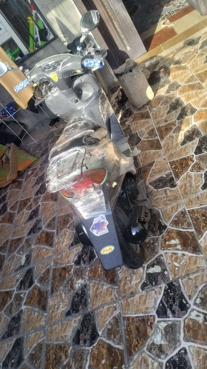 سلام عليكم عندي ياماها بطه للبيع فول مواصفات فول كهربائيات كلها شغاله بس سلف باتري شويه ضعيف مرات يشتغل مرات يكطع سعر خاص أو رقم موبايل 
*********** ويوجد مازنجر وتساب مكان كركوك حي العسكري
