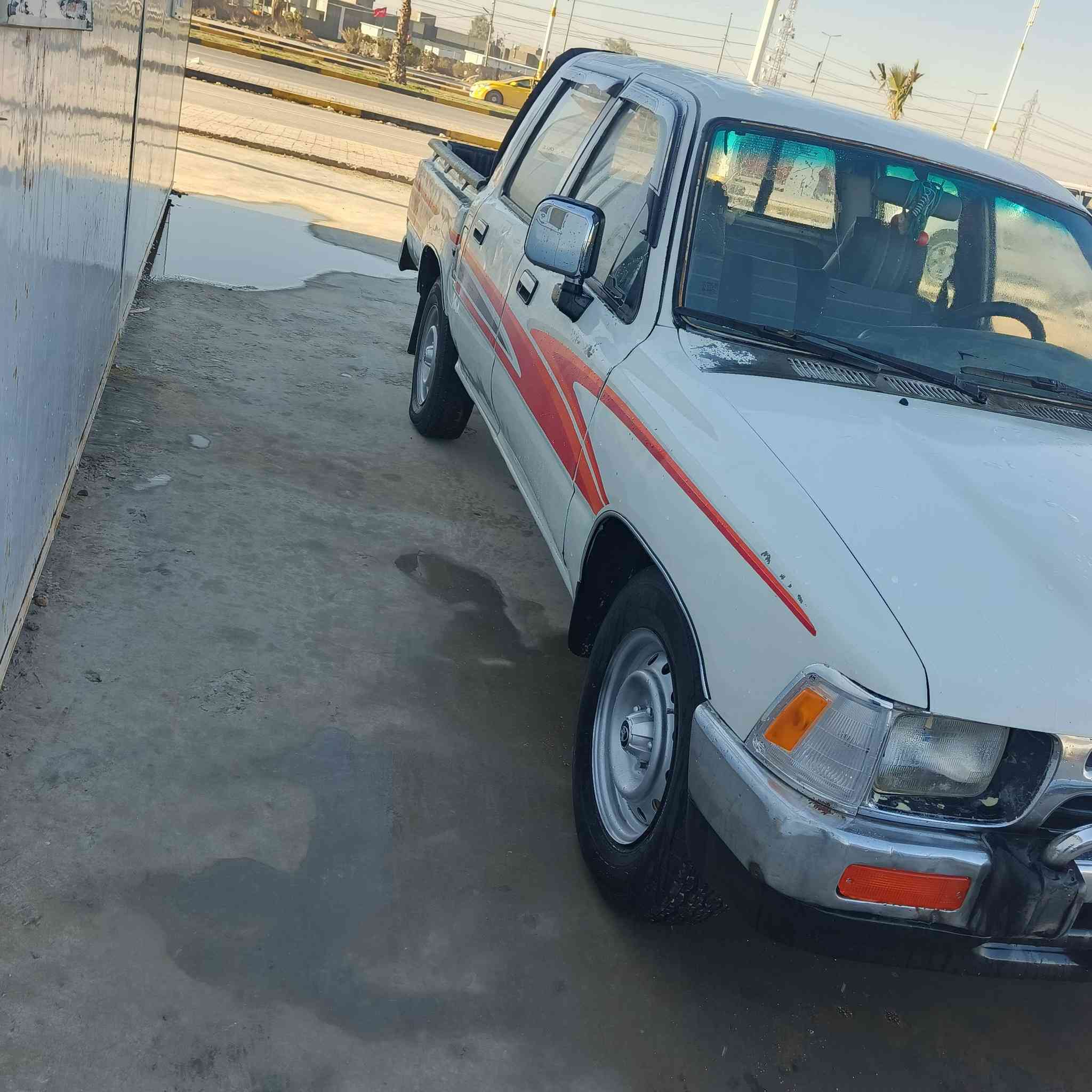 السلام عليكم سياره  بيكم تيوته مديل 92 رقم مثنى سنويه جديده ل27 مكفوله كفالة عامه من عدا رشات صبغ جماليه محرك كرو سيده مامفتوح كير حداديه تخم تاير واكسن وشاصي مكفولات كفالة عامه السعر 55 وبيها مجال بسيط العنوان السماوه الرقم الهاتف ***********
