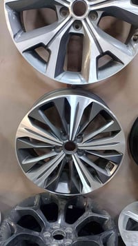 للبيع تخم ويل كب أصلي تفصيخ بدون تايرات حجم 18 اتصال 07705446515 بيع ف...