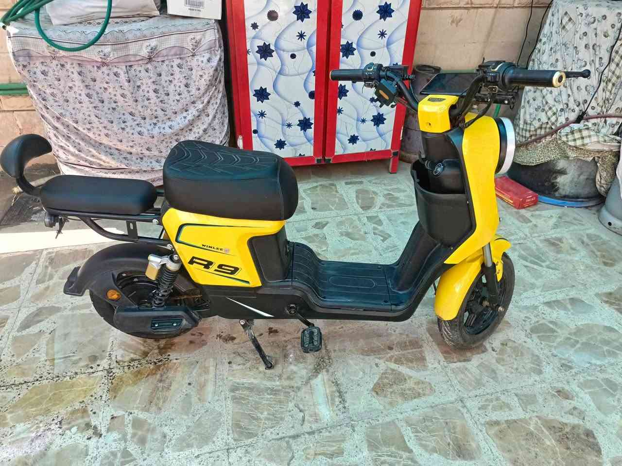 السلام عليكم ورحمة الله وبركاته.
دراجة شحن 🔋⚡  R9 للبيع موديل 2025 أخت الجديدة 
كلشي شغال بيها 🔋بطاريات عدد 5 . سرعة 109 نمرة عدد 4 السعر خاص للاستفسار الاتصال على الرقم *********** متواجد ماسنجر واتساب
