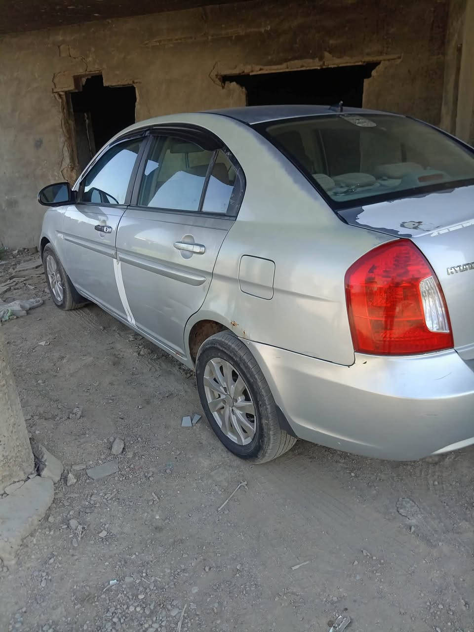 السلام عليكم اكسنت ل بيع او مراوس  بتكسي موديل 2007 مكينه 1600 كير جديد كهربئيات كامله تبريد ثلج صدر امامي خلفي جديد غرفته مدوشمه بالكامل السعر 68 وبيه مجال بغداد جسر ديالى قرب فلكه سلمان ***********
