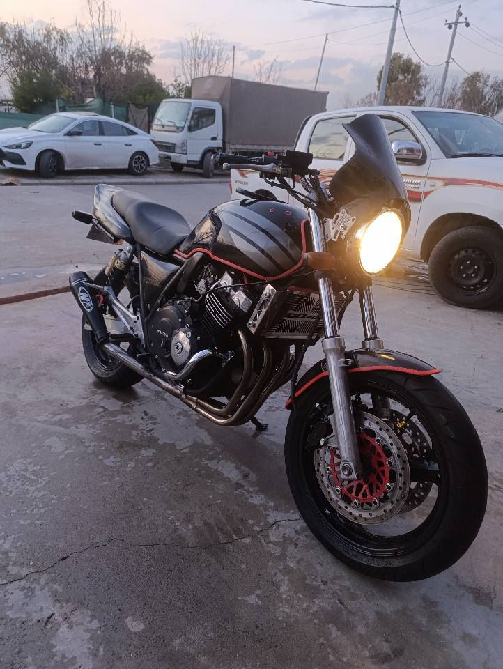 سیبیفۆڕ مۆدیل ۲۰۰۰ مەکینە کەپس لەهەولێرم *********** 

سبیفور مودیل ۲۰۰۰ مکینة کبس مکان اربیل *********** أربيل, العراق
