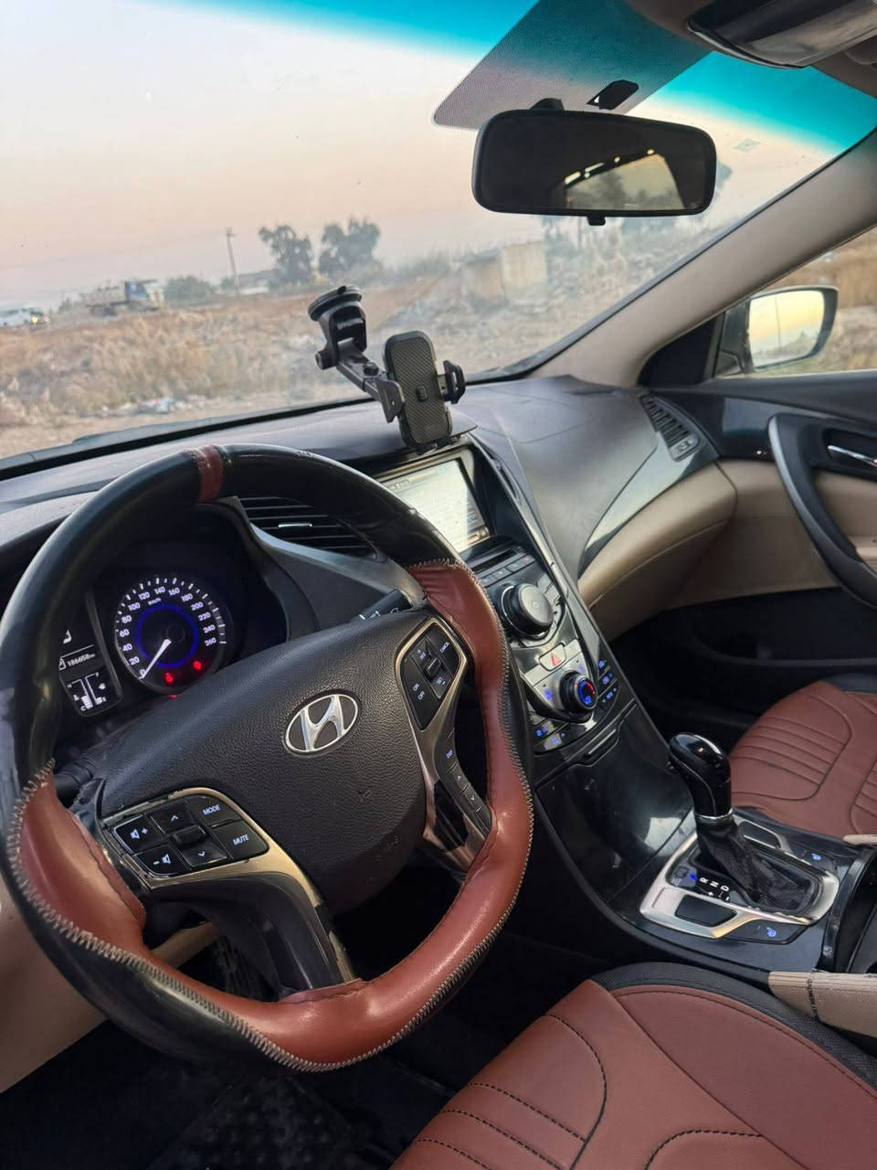 من رخصة لادمن سلام عليكم ازيرا 2013خليجي لون اسود مكينه 6سلندر نص فول تحكماة ستيرن كشنات دتفئه بردات جانبيه+خلفيه بلاد داخل لونين اسود وبيجي تخم تاير جديد 
السياره مكفوله من الدعاميه ل دعاميه السياره خير من الله 
ترايك بصره السعر 130ورقه لاتصال ***********مكاني بغداد
