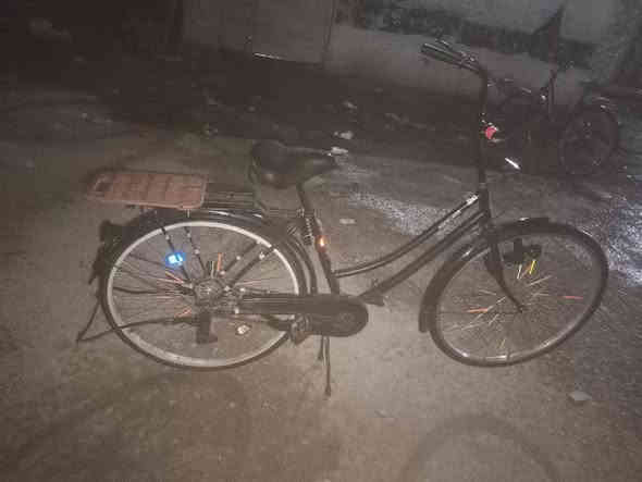 السلام عليكم شباب بايسكل للبيع بالديوانيه بايسكل نظيف سعر 85 في مجال
رقم الموبايل ***********
