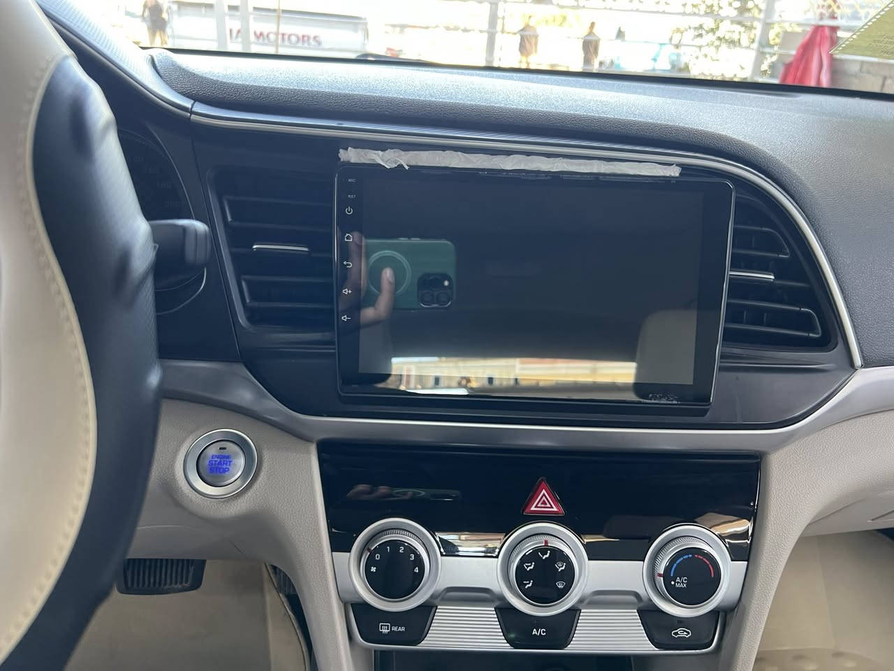 السلام عليكم....

للبيع هونداي النترا خليجي 2020مكفوله من الضربة والصبغ والحادث السيارة جديدة فول مواصفات فتحه سقف وبصمه دخول وتشغيل وصندوك ذكي وباقي المواصفات المعروفة ماشية ٦٣الف العنوان واسط الصويره ***********رقم أربيل تريد تحويل تريد وكاله الرقم الجديد
