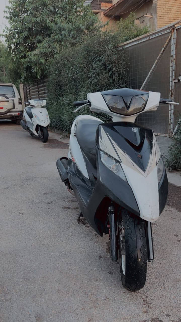 السلام عليكم ماكس ثعلب ١٤٠ 
دراجه بيه نقوصات بسيطه مكينه مفتوح 
تايرات جدد 
باتري جديد 
كابريتر بلادي جديد
دراجه حلوه
السعر ٥٠٠ وبيه مجال بسيط.
رقم الهاتف *********** فقط واتساب
مكانها بغداد

