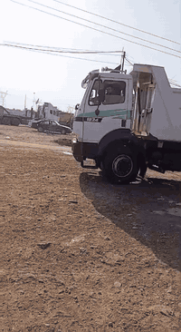 السلام عليكم للبيع البي كرواتي الموديل ١٩٩٦ مكينه سته سوبر لاتبخير ولا تنقيص تونه مجفتيهه سياره اصل طويله ومكصره محنيه ومضروبه باج بطن سبرنك هوائي تخم تاير قماره بلادي بلادي مكان سياره بغداد رقم صاحب السيارة اني مكلف بل نشر والسعر المطلوب ٢٦٠ وبيهه مجال للشراي ***********
