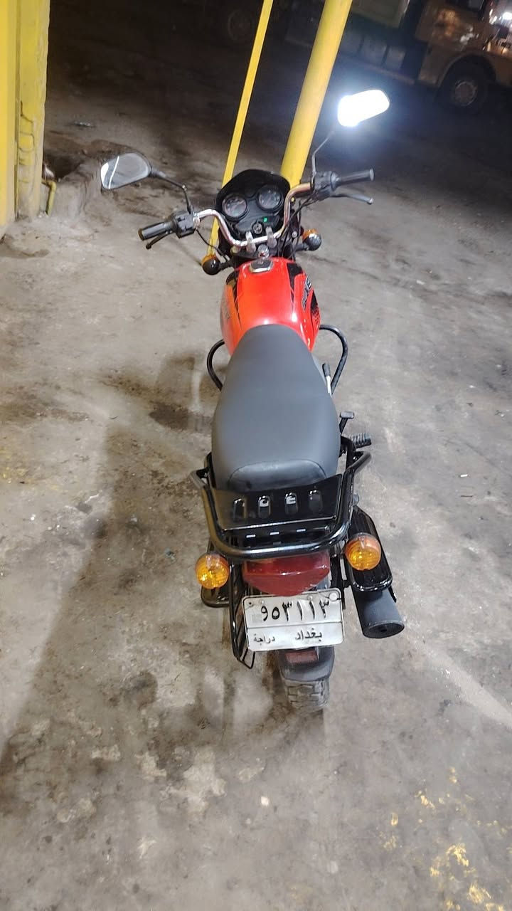 سلام عليكم شباب دراجه بوكسر مرقم بغداد موديل 2022
دراجه كامله نقصهة بس ستان تعليك عندي واحد جديد مشاده الهة وبرك خلفي فقت سعرهة مليون ٨٠٠
*********** تواصل وتساب فقط
