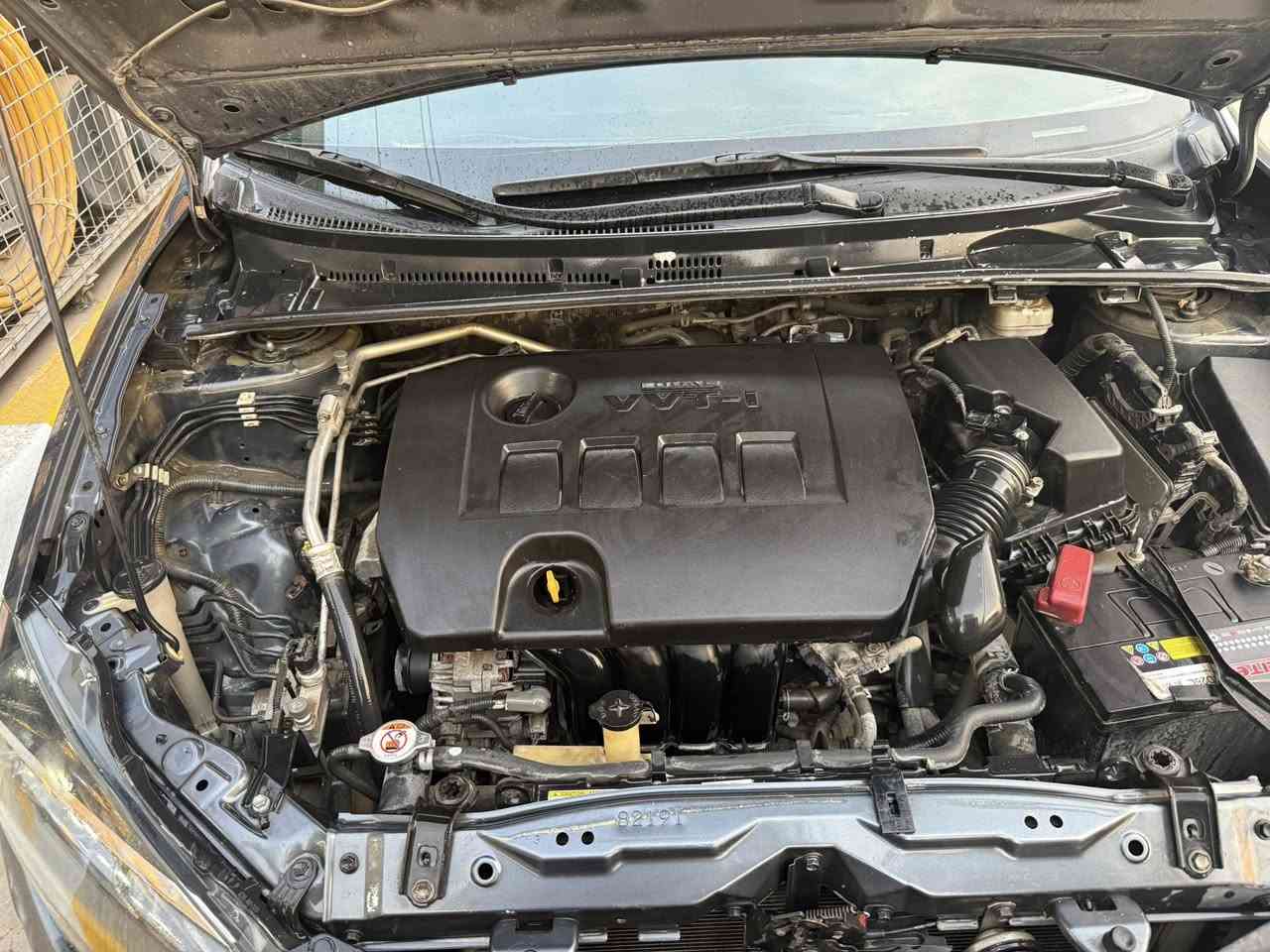 السلام عليكم 
كورلا 2019 le  وارد 
حادثها موضح بلصور وسونارها موجود
بيها بارد خفيف بلجاملغ العكس السايق 
رايها ب١٢٨ وبيها مجال
***********
