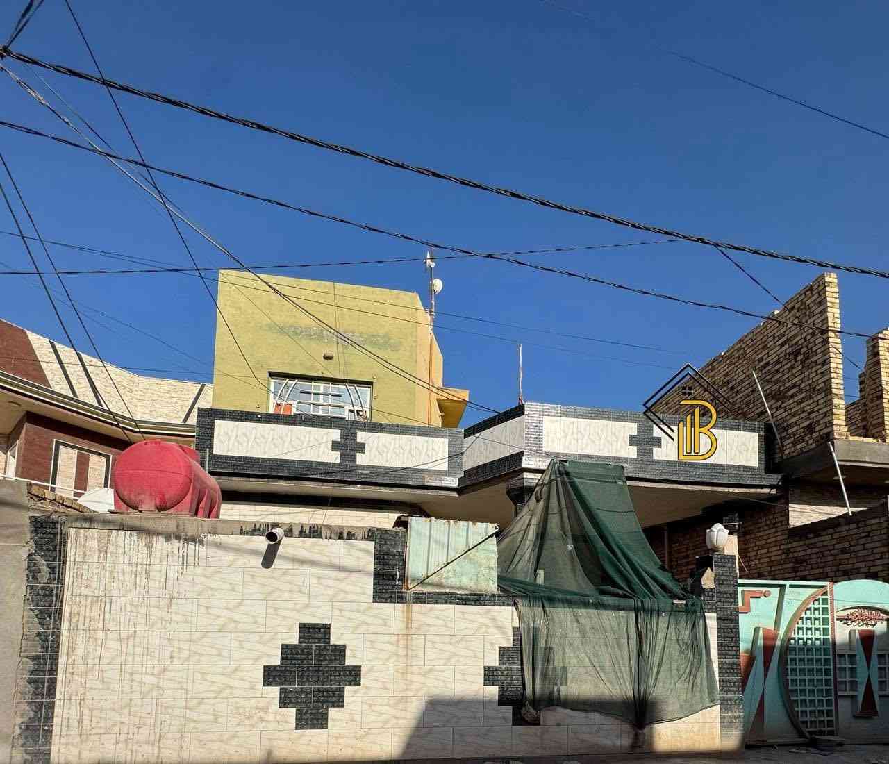 للايجار _ للايجار _ للايجار

🏠دار سكن
__
⭕العنوان: ام الخيل الثالثة
  ⭕قرب مدرسة الاشعاع 
____
🌿طابو صرف
🌿طابقين 
♦️المساحة :200م² 
♦️الواجهة  : 10متر
----------------
تفاصيل الدار 🏠
___
🌿غرف نوم عدد 4
🌿صالة  عدد 2
🌿مطبخ 
🌿استقبال 
🌿مجمع صحي
                ____
للأستفسار الاتصال على📲
قسم الايجارات📠
***********📱
