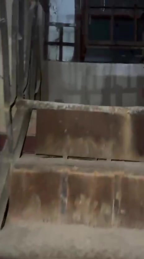 بيت ٢٠٠ متر بالدوره شارع ٦٠ فرع الحسام لزيوت السيارات

🏠 ٢ غرف نوم 

🏠 استقبال جدا كبيره  ٩*٥ تقريبا 

🏠 مطبخ كبير 

🏠 حولي كبير 

🏠 بيتونه كبيره 

🏠 حديقه و كراج  

🏡 الايجار ٧٠٠

و ايضا يوجد مشتمل ارضي و شقه في ابو دشير مربع المستوصف الشقه ٣٠٠ البيت ٤٠٠ 

0775 564 7385
