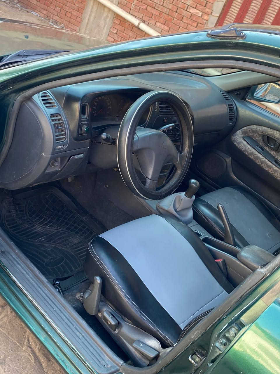 ‎⭐️لانسر كرستاله 99🚗
0️⃣1️⃣0️⃣1️⃣9️⃣4️⃣6️⃣0️⃣5️⃣8️⃣5️⃣
كامله مانوال 1300cc اقتصاديه بنزين 
زجاج كهرباء وسنتر وتكيف تلاجه وباور 
وفرش جلد - كاوتش انتاج 24 
رخصه سنه ونص مرور بنها 
رشه بره - دواخل سليمه كلها بإستثناء الستاره الاماميه 
ماكنه وعفشه والات جر سليمه 💯 ٪؜
مفيش جنيه مصروف
 المعاينه ههيا شرقيه مركز ههيا, الشرقية


**إذا كنت صاحب هذا الإعلان وتريد حذفه لأي سبب، رجاءا أرسل رسالة إلى الدعم الفني**