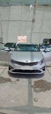 اوبتيما K5 2020 السياره طك كارتون كصه جنطه..........  السياره جديده اع...