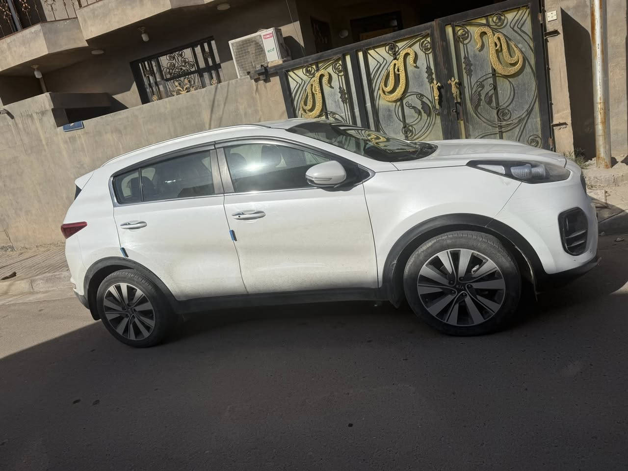 السلام عليكم سبورتج للبيع موديل ٢١١٧فول ماعدا البانوراما بصمه مكفوله من الصبغ السونار موجود بالمنشور رقم أربيل العنوان بغداد اللطيفيه ماشيه ١٣٠ ألف  السعر ١٨٠ بيها مجال شي بسيط /***********/***********
