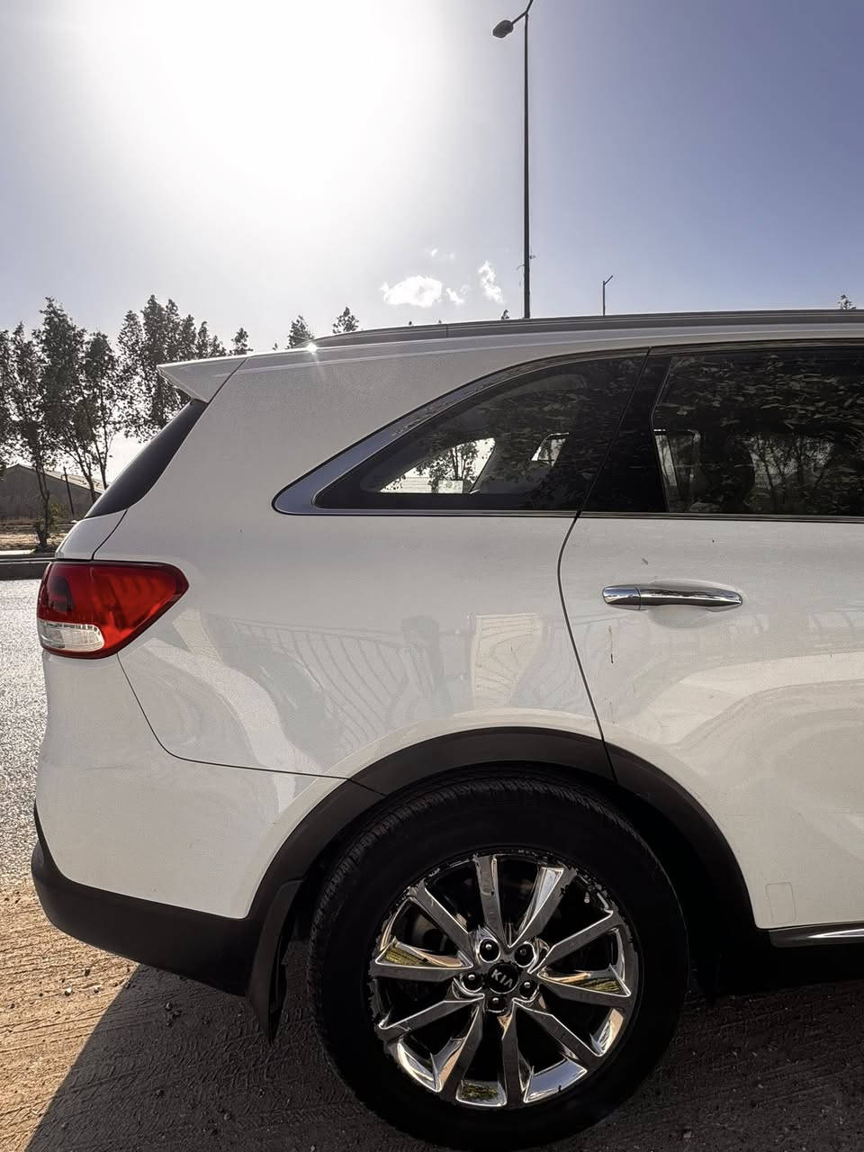 سورنتو 2018 خليجي مكفولة من الضربة والصبغ والتبديل فقط 3 مكانات بارد كلش جديدة السيارة مكينة وكير برغي ممفتوح على البلاد  وصدر جديد وتبريد ثلج وفول مواصفات عدا الفور ويل فقط 
بصمة 
ترحيب يدات ومري 
بانوراما 
داخل ابيض ملكي 
كشنات كهرباء 
٣ قطع تبريد 
مري شفط 
جنطة كهرباء 
لد امامي خلفي 
كامرة دوارة 
حساسات امامية خلفية جانبية 
كشافات 
هواي بيه مواصفات بعد السيارة مابيه اي نقص مكاني بغداد الكرخ السعر 228 للاستفسار ***********
