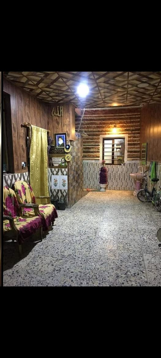 بيت للبيع مساحته ١٩٦ بي ستقبال وكرج ٢غرف نوم ومطبخ وصاله 
الطبق الثاني  ٢شقق كل وحده وحد 
مجرات بناء ٢٠١٧
طابوك الوجه ١١ ونزال ١٩ 
العنون الزعفرانيه نهايت اربع شورع سعيدة كبال مدرست ابن حيان 
خامس بيت من الشرع 
والشقق متجرات السعر ٢١٠
طابو ملك طرف سند مستقل


**إذا كنت صاحب هذا الإعلان وتريد حذفه لأي سبب، رجاءا أرسل رسالة إلى الدعم الفني**