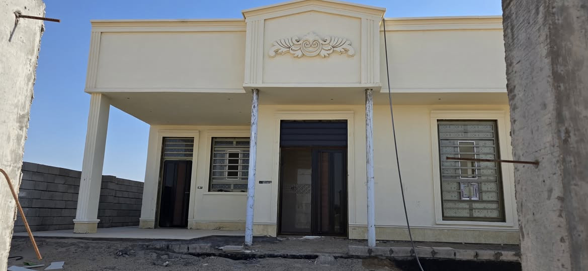 يوجد بيت للبيع في منطقة زنكورة يتكون من غرفتين وصاله ومطبخ حار وبارد وصاله وديوان وصحيات داخليه وخارجية مساحة البناء 250 المساحه الكلية 750 للإستفسار خاص


**إذا كنت صاحب هذا الإعلان وتريد حذفه لأي سبب، رجاءا أرسل رسالة إلى الدعم الفني**