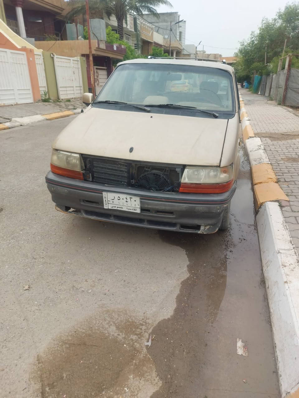 سلام عليكم دوج كلايزر
ستيشن موديل 91 رقمه قادسيه صاحبه موجود

السياره حاليا بعقوبه التحرير 

 السياره مهموله

 بس السياره مبيها شي شغالها 

السعر ٢٠ 
 
للاستفسار ***********
