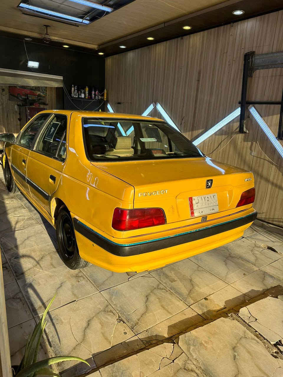 السلام عليكم بيجو باص 2015رقم بغداد انكليزي بسمي سياره جاهز السعر 46بغداد الزعفرانية مكينه وكير وتبريد مكفوله ***********
