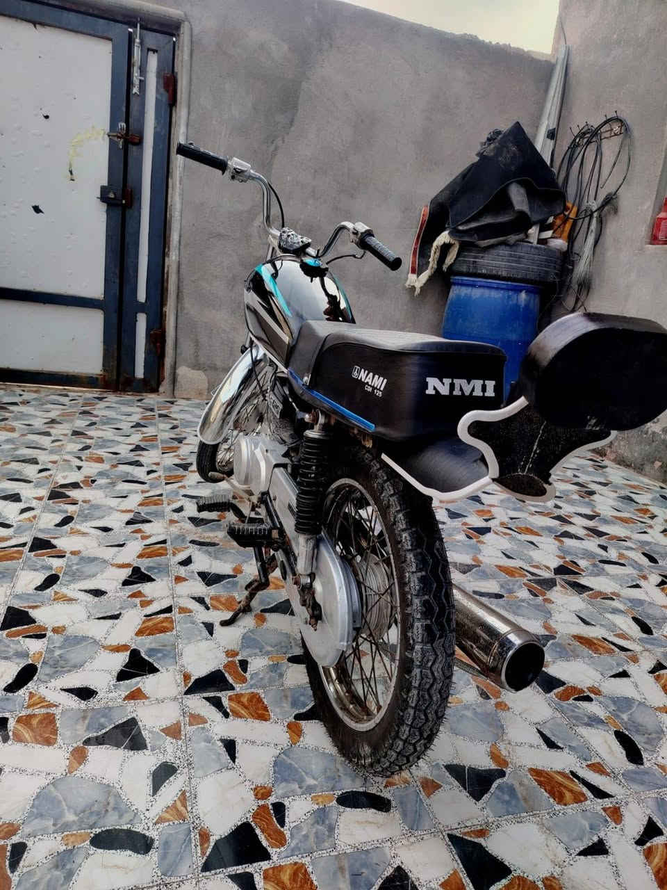 سلام عليكم دراجه يراني نامه الصلي  البيع كلك دوات كفاله عامه من طول اله طول محرك ما مفتوح مكان البصره ابو خصيب مو شراي لا يخابر او يراسل رقم هاتف ***********
