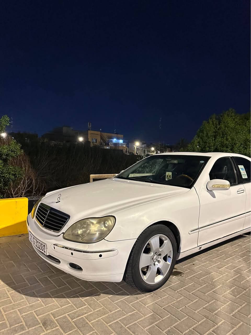 مرسيدس غواصة مديل ٢٠٠١
السيارة جديدة 
رقم سليمانية 
بيهة بارد شبر بالچاملغ الامامي اليمنة 
حساسات 
بصمات ابواب 
فتحة 
تحكم ستيرن 
شفط ابواب 
گير محرك  كفالة 
بردة كهربائية تكيات خلفية كهربائية 
مكان السيارة بصرة جمهورية 
السعر 95وبيهة مجال
*********** البصرة, العراق
