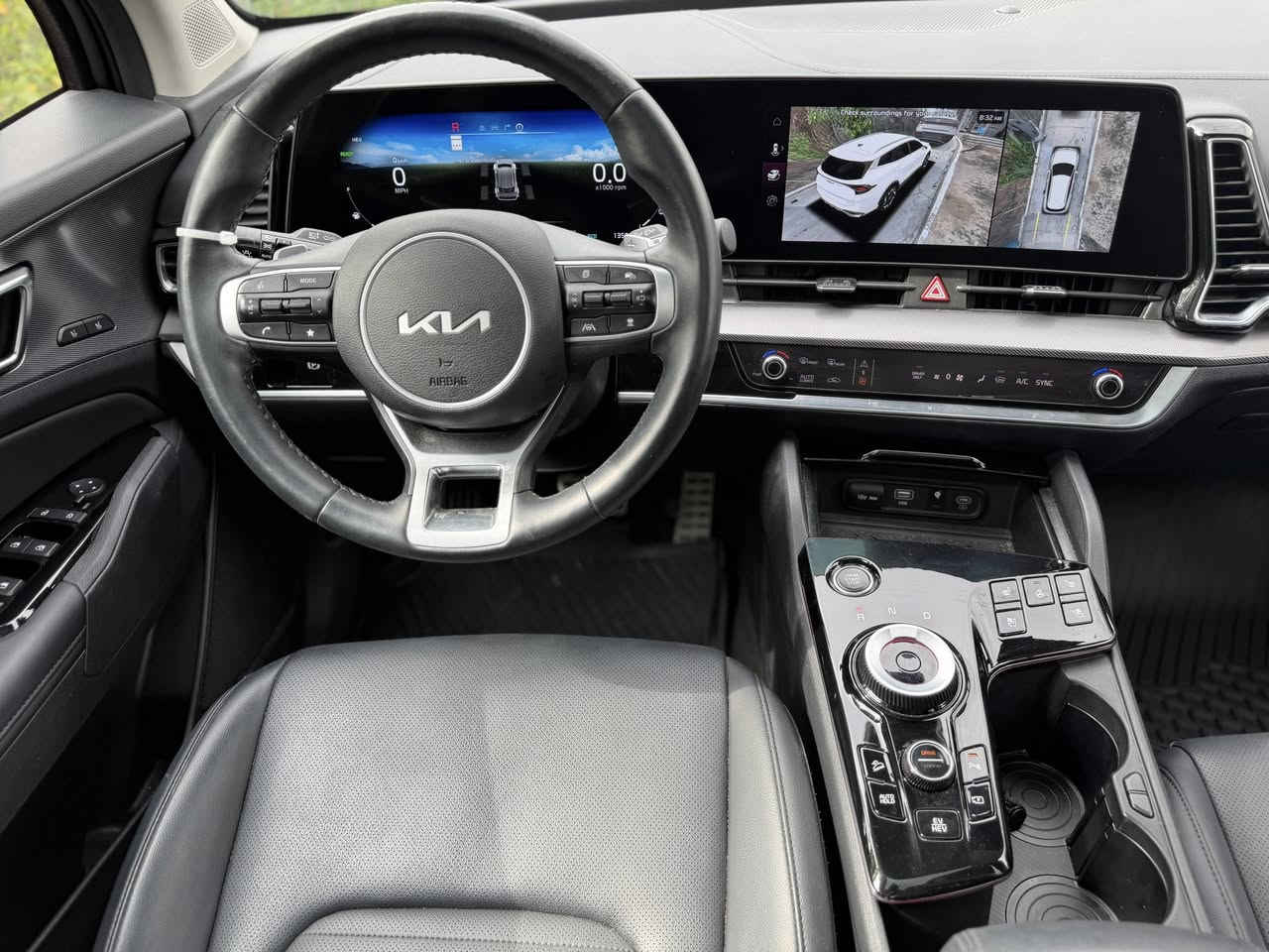 kIA SPORTAGE Sx-Prestige 2024 1.6 Hybrid plug-in
*plug-in*بلكن
.
*أعلى مواصفات برستيج (بلكن )ثلاث انظمه قياده
(شحن +هايبرد + بانزين) قليله ونادره خصوصا بهل النظافه 
والمواصفات …

ماشيه 13 الف مايل 

* المواصفات كلش هواي وموضحه بالصور اعلى شي بيه
فور ويل AWD
تقديم وترجيع بالريمونت
بنوراما 
كاميرات 360 درجه
حساس امامي وخلفي+ رادارات 360 درجه
كشنات جلد+ تدفئه وتبريد كشنات + ستيرن هيتر
جنطه كهرباء 
كير ماوس
لد داخلي متغير الالوان
كشن خزن ميموري

🚗الحادث كما موضح بالصور بدون صبغ نهائيا فقط جاملغ مبدل اصلي نفس اللون وبدون اي ضرر داخلي بدون لغد وبدون ايرباك جميع الايرباكات سليمه 🚗

المكان بابل - الحله

***********

السعر 238$ والرقم مجاني على الدوله تترقم جميع المحافظات.
