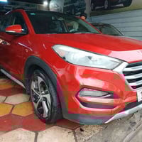 السلام عليكم توسان موديل 18 فول مواصفات سياره 1/1 ورد مريكي الحادث جمل...