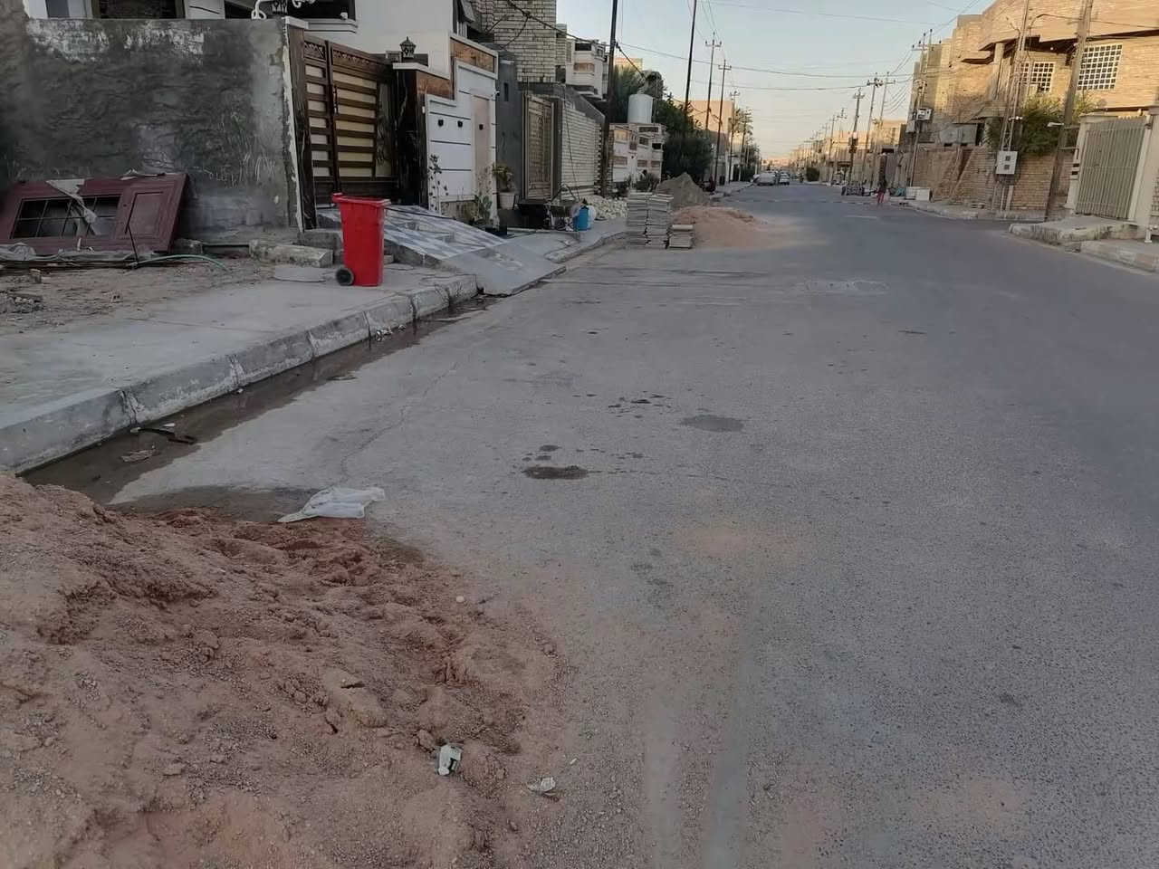 ⭕️  قطعة ارض للبيع في الفلوجة حي الجولان المنطقة الواقعة خلف مضيف الجريصات
📍طابو صرف سند باسم شخص واحد 
📍المساحة: ١٥٤ متر
📍 شارع : ١٥ م مبلط 
📍الوجه: ٧،٧٥ م
علماً ان الارض مدفونه ومحدولة بحادلة كبيرة 
🟢السعر   : ١٢٠ مليون دينار  عراقي وبي مجال


**إذا كنت صاحب هذا الإعلان وتريد حذفه لأي سبب، رجاءا أرسل رسالة إلى الدعم الفني**