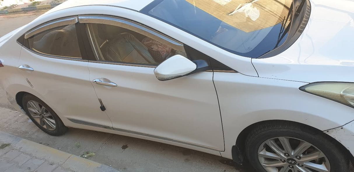 السلام عليكم
هيونداي النتراى 2016 ابيض بغداد  خليجي مكفول بيه طلقة ما نافذة في تكمة السائق وتكشير كد شبر في الصندوق 
باقي السيارة مكفول 
المواصفات المعروفة تحكم استيرن جهتين مانع انزلاق
كامرة خلفية حساسات السعر (130) وبية مجال حق الجية 
مكان السيارة 
الحسينية الراشدية 
***********
