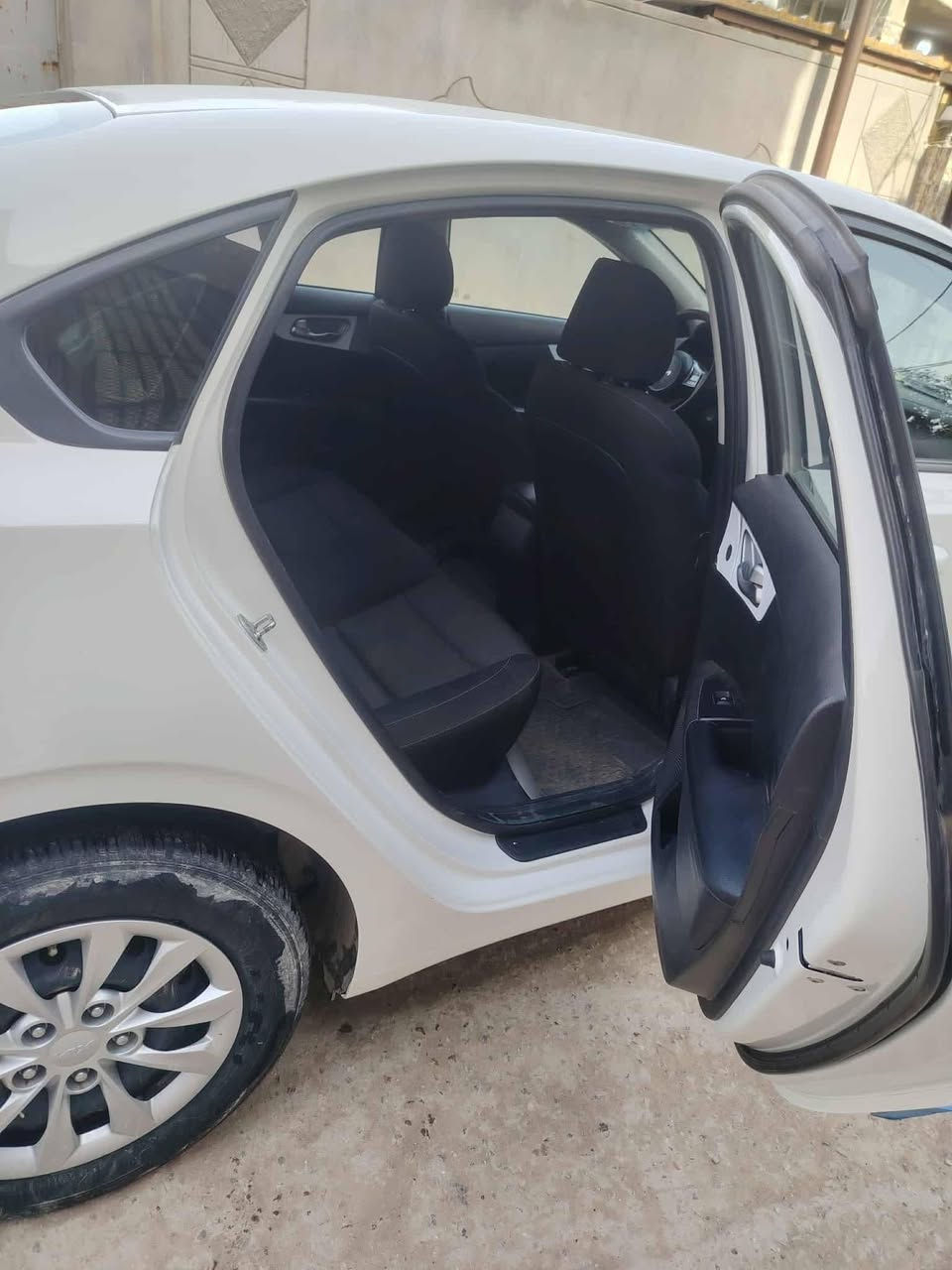 السلام عليكم للبيع سيراتو 2024 بحاله جيده صدر جديد تخم تاير ماشيه ٩٥ الف السعر 173  الرقم ***********
