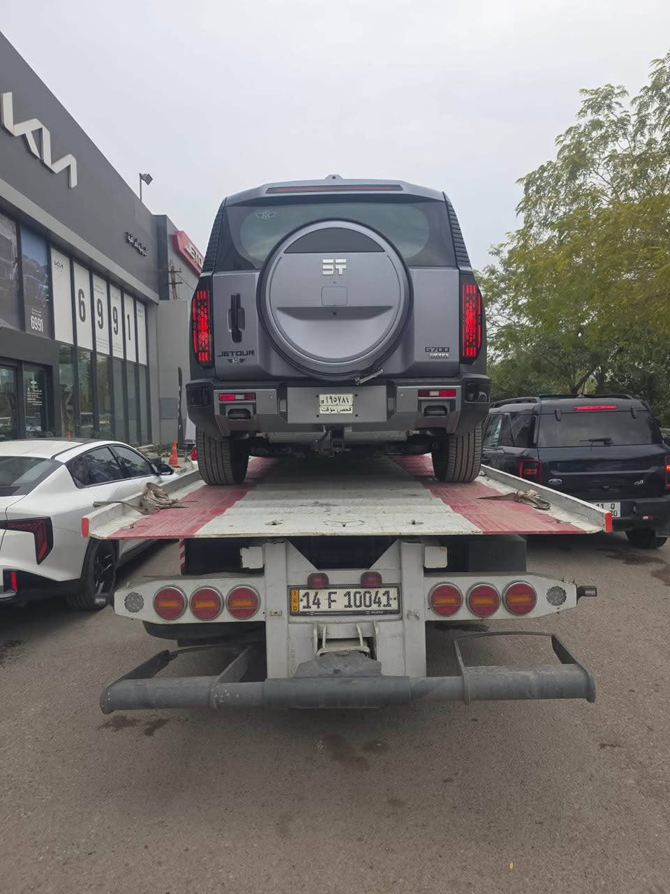 جيتور G700 premium 
تم شراء السياره من وكالة هارلم بغداد وشحنها الى البصره بسطحه، السياره لم تستخدم ابداً صفر كيلو متر 
اعلى فئه premium لون رمادي مات (طافي)
موقعها البصره 
السعر 80 مليون قفل
*********** البصرة, العراق

