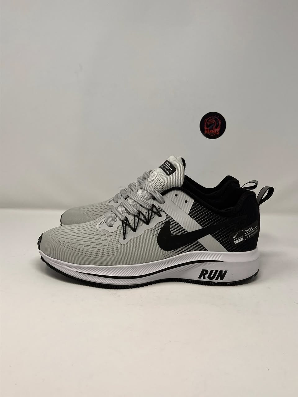 متوفر ✅
Nike shielo running 🏃 
الحجم:43(27.5سم)
الوصف: باله فيتنامي نظافة 💯، بدون وزن ، فوم مريح حدا للمشي او جري 

السعر:   35 الف دينار عراقي.

🚚 يوجد توصيل لجميع المحافظات وجميع المناطق في العراق

ادخل انستا شوف القطع القويه المتوفره 
https://www.instagram.com/hermes.storex?igsh=MTQwdWQ4OTZ1YmxoMg%3D%3D&utm_source=qr


**إذا كنت صاحب هذا الإعلان وتريد حذفه لأي سبب، رجاءا أرسل رسالة إلى الدعم الفني**