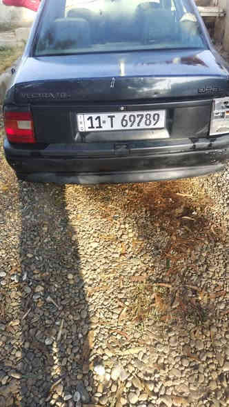 السياره مايعوزها ربع مال جناي سعر ٣٥  حجم ١٨ موديل 93 كابون السياره بسمي محرك كير جديد  طخم  كلو جديد طخم تايات تواصل ***********
