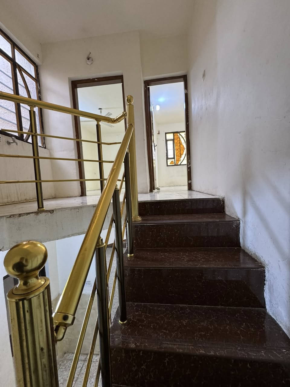 للأيجار بيت 50 متر في السيدية
يحتوي على 3 غرف نوم وصالة ومطبخ وخدمات 2 ✔️

الايجار 600 الف قفل 🔒 

الموقع السيدية الضباط 

للأستفسار ***********0
أو زيارة مكتب الطائي للعقار السيدية الضباط
