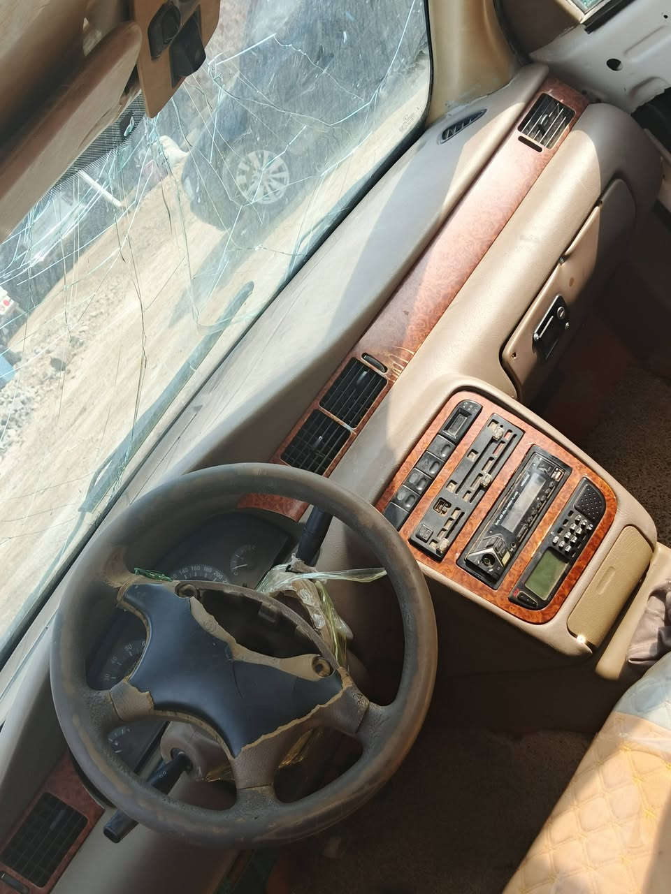 سمند 2010 البيع او مراوس ب سايبه سياره تخبل مكينه وكير بلادي الكشر كدام عينك بس بيها فقط بنيد وجامه سياره بسمي مداور ثاني يوم مكاني ديوانيه رقمها واسط السعر 22 متواجد فيس وتساب ***********
