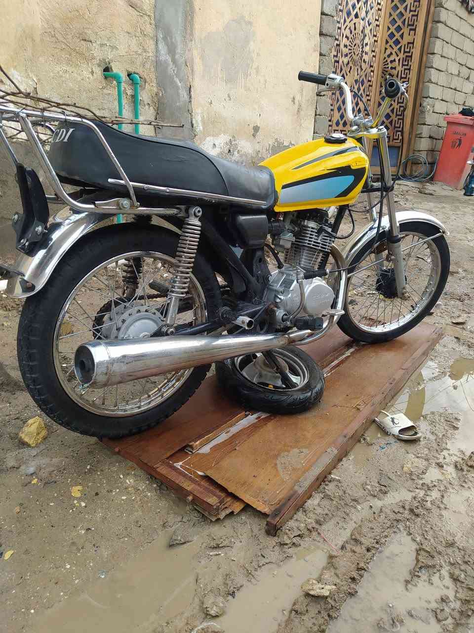 سلام عليكم دراجه شاصي ارشه ومحرك سيجي نامه مفتوح نضافته كدامك اوراق أصولي السعر 450 وبيه مجال المريضه طبكو عله صفحه لتواصل رقمي ***********بي واتساب مكاني ناصريه حي الشهداء
