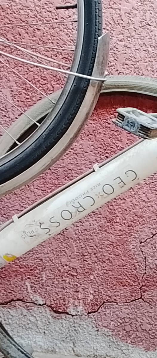 بايسكل للبيع كلش نظيف و استخدامة قرابة الشهرين صارلة هواي متروك بس بريكات و كير و كلشي شغال بي بس نقص تاير و چوب ما يكلفن 10  ما متاكد إذا الحجم 28 او 26 الف سبب البيع لعدم التفرغ البايسكل آني ماخذة ب150 أبيع ب75 و بي مجال مكاني بغداد الزعفرانية تكدر تدخل خاص او رقمي واتساب ***********
