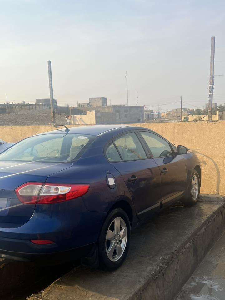 السلام عليكم  رينو فلونس مديل ١٣ فرنسي قبق اصفر المرغوب حداديه وباتري وتخم تاير جديد مكينه وكير خير من الله جاهزه للاخير مسويله ادامه كامله 
ماشيه ١٥٠ منضومة زنون بيه جراد بلقماره والبنيد تجي تشوف بعينك  مصفره غرامات سنويه ل29
السعر ٦٠
 مكان السياره ميسان ***********
