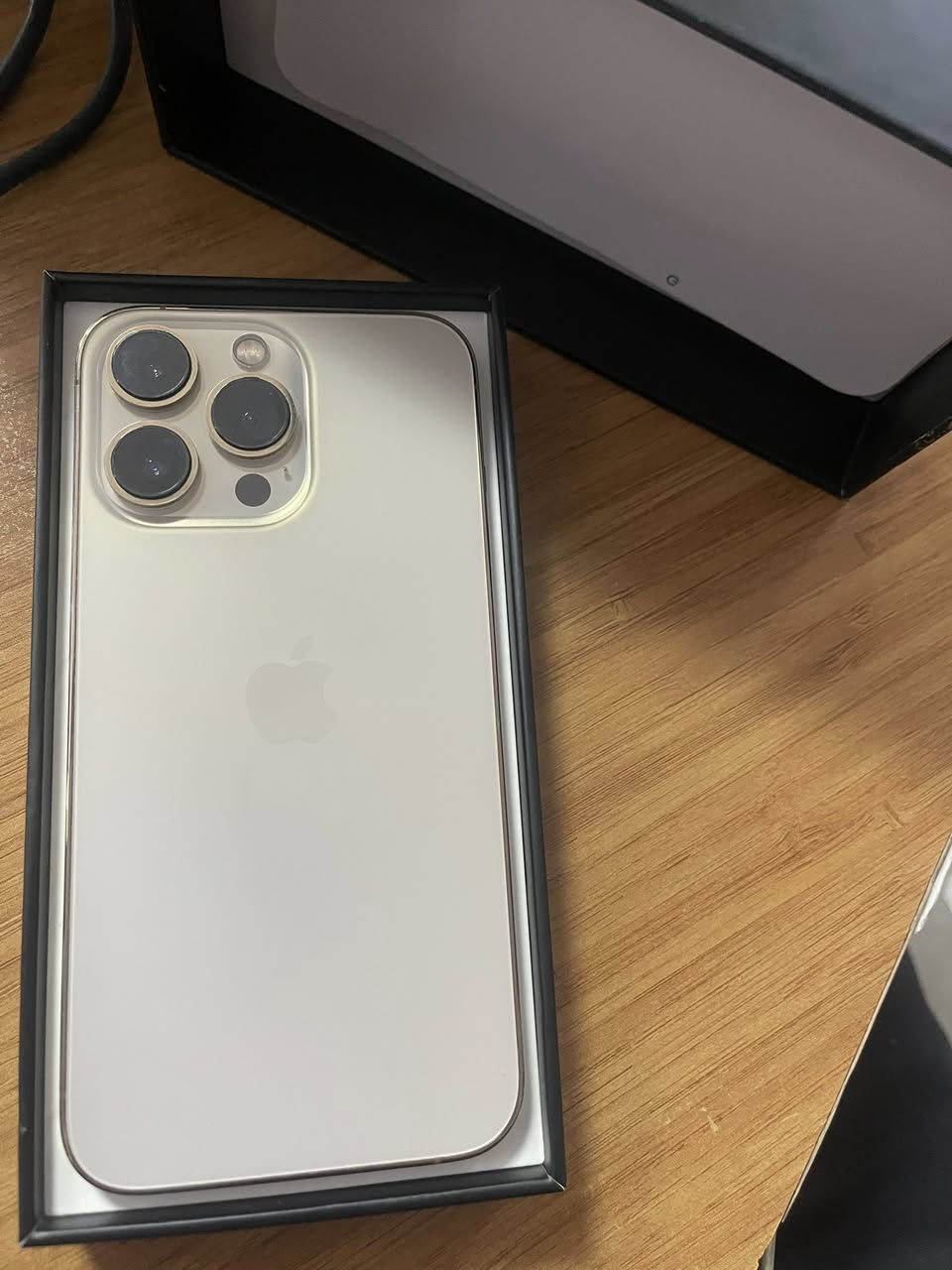 ايفون 13 برو فقط مو بروماكس
ذاكرة 128بطارية 77 

الجهاز مكفول شخط مابي لاداخل تصليح ولاصيانه

سعره 480وبي مجال قليل جداً 

عنواني : بغداد / الصالحية

وهذا رقمي / *********** 

الجاد بلشراء يتصل خاص غير متوفر .
