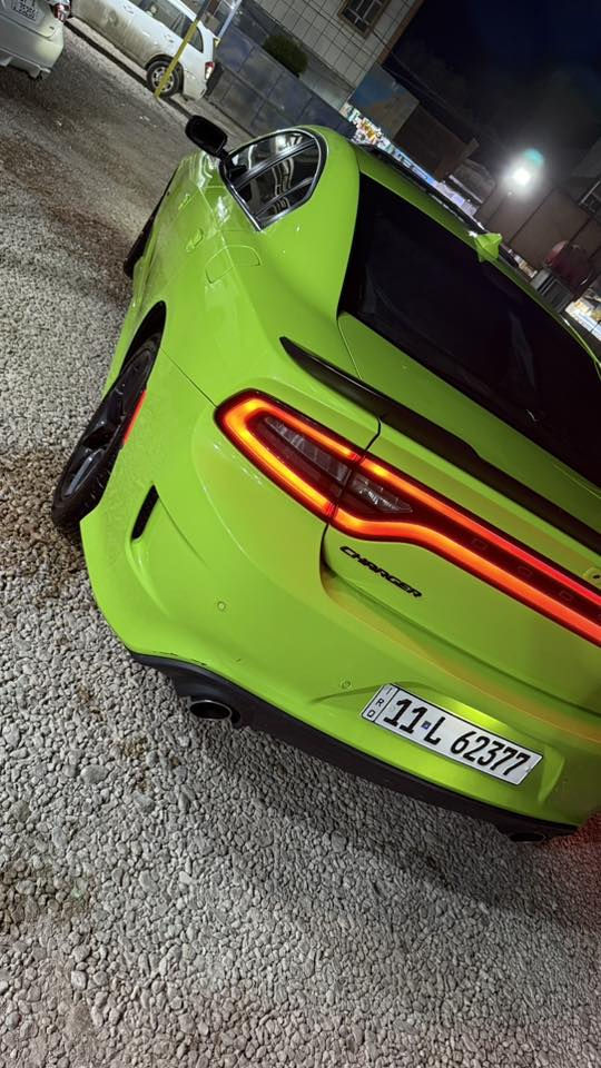 سلام عليكم
للـــبيع 
نـــوع السيــــارة : دوج _ جارجر _RT
المـــــــوديــــــل : 2023 .
لـون الســـــــيارة : تفاحي 🍏 . 
ألمسافة ألمقطوعة .32 الف. 
عدد الاسطوانات : 8 سلندر . 
حجـــم المحــرك : 5700 CC
ألــــــــــــــــــوارد : أمريكي تبديل جاملغ اصلي وصور الحادث مرفقه. بدون ارباك بدون دواخل
رقــــم اللوحـــــة : بغداد بأسمي. 
المـــــــــقاعــــد : جلد شامو
فئـــــة الســـيارة :MAX  RT
ألمواصفــــــــات :معروفة مواصفات الماكس كشنات تدفئة تبريد مري قلاب وي البك رادار جانبي بلمري وامامي اسفل الدعامية ويل 20  كشنات خزن ميموري هواي مواصفات 
الملاحظـــــــات :  ، السيارة جاهزة بحالة جيدة  جدآ 
ألســــــــعـــــــر :310 . 
للأتصـــــــــــــال : _ ***********
والرزق ع الله ☺️
