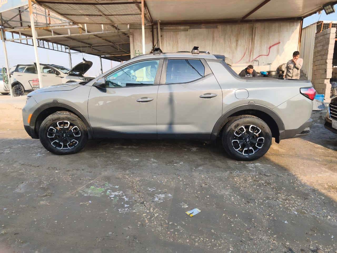 سنتارا كروز 23  للبيع او مراوس
 فول مواصفات لون سمنتي
رادرات توقف ذاتي 
كشن كهرباء 
تدفئه بالكشنات
تحديد مسار 
شحن لاسلكي 
بلاتوث  
وكثير من المواصفات 
حادثها فقط تبديل بنيد
السعر المطلوب 215
للاستفسار ***********
